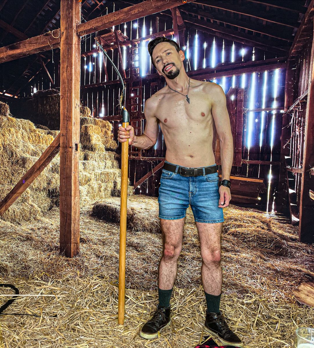 0E3105A0-25FE-413E-9D72-7B443068B39A