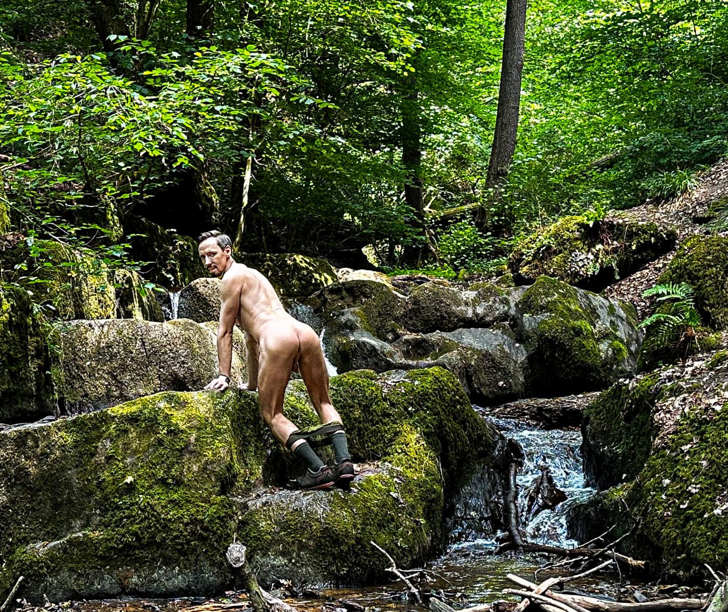 3165A893-548B-4AA3-89A0-0D6B7CC28CB4