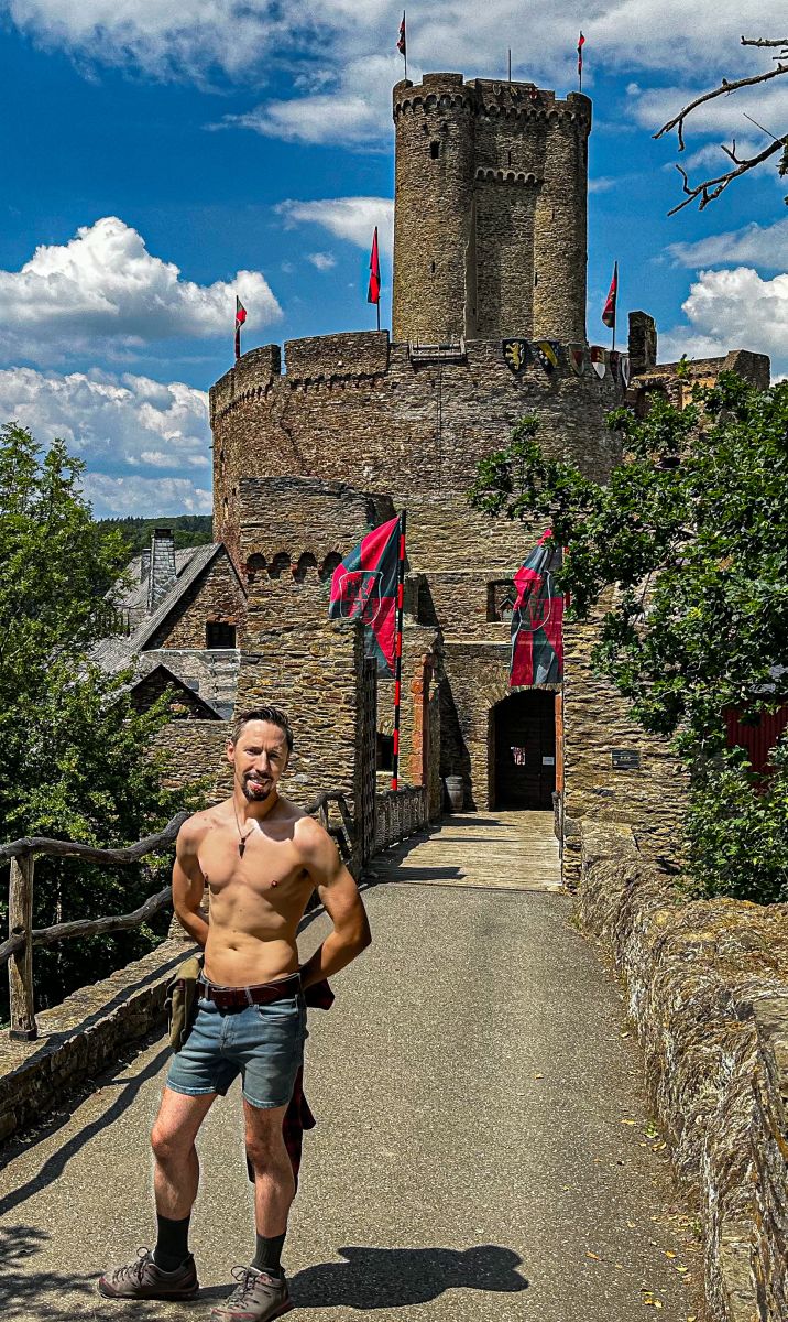 41857CB1-ECFC-470E-BEF7-E73F646BB472