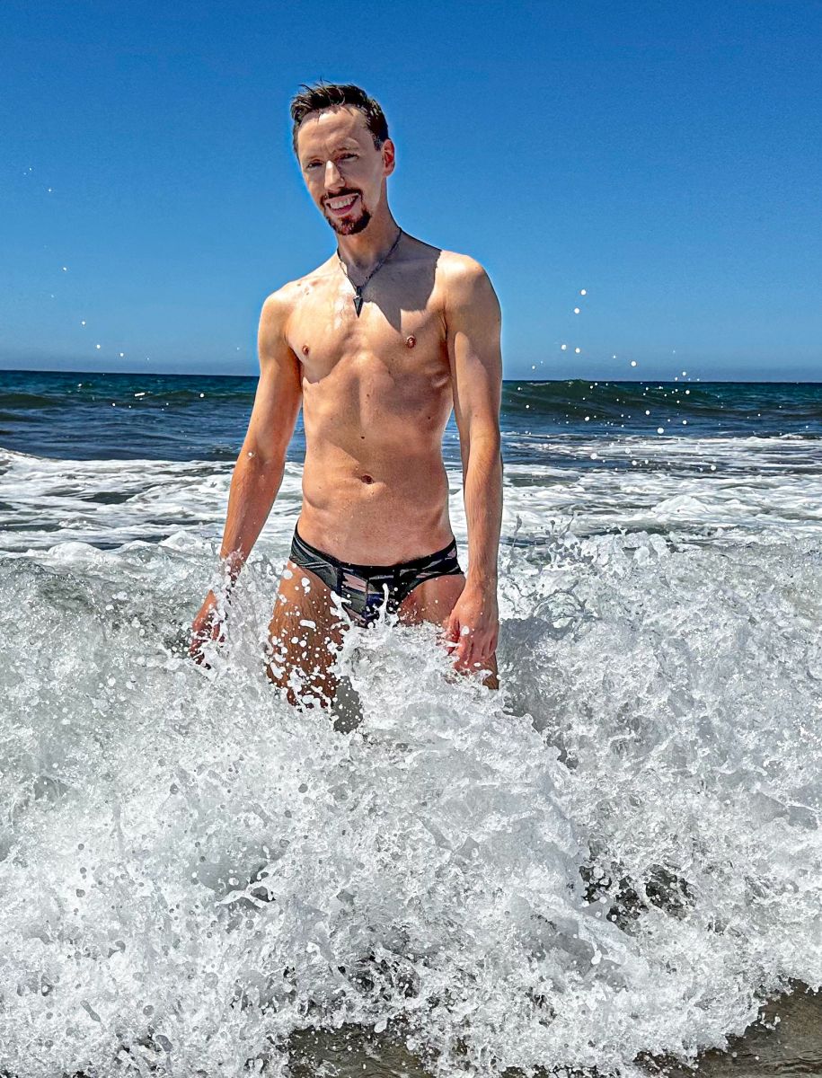 560C407F-5264-4B76-ACCD-0129AD5CDE4D