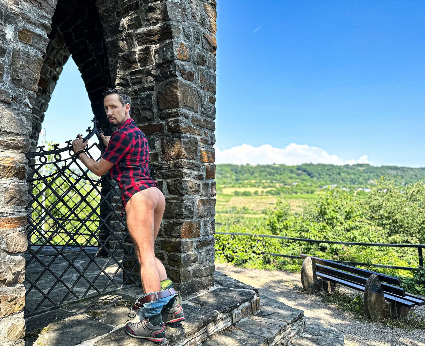 D5F90554-7E1B-42A6-A99C-851F2DFE054B